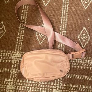 Lululemon pink pastel everywhere bag NWOT